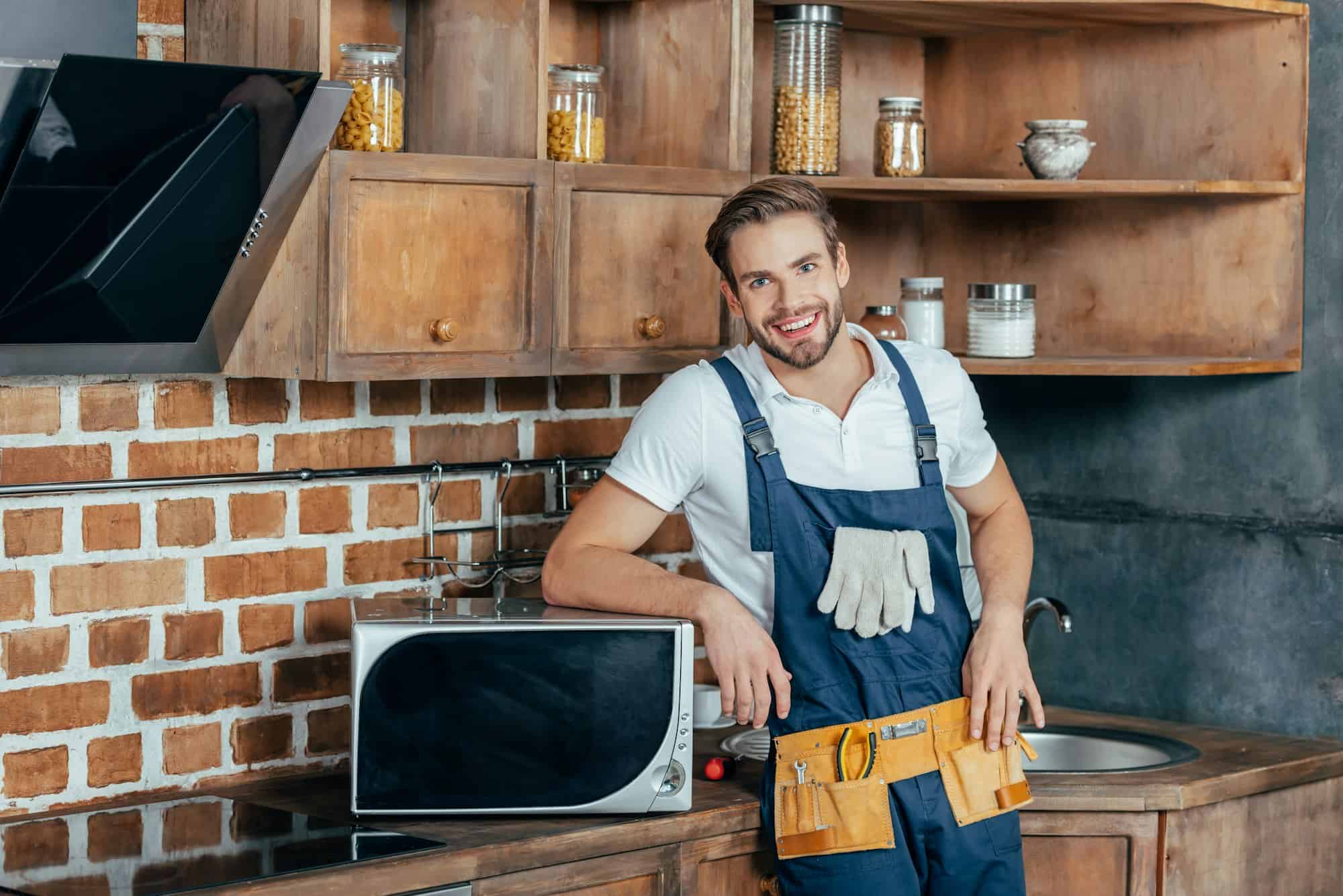 تعمیر انواع ماکروویو، ماکروفر و سولاردام در کیش